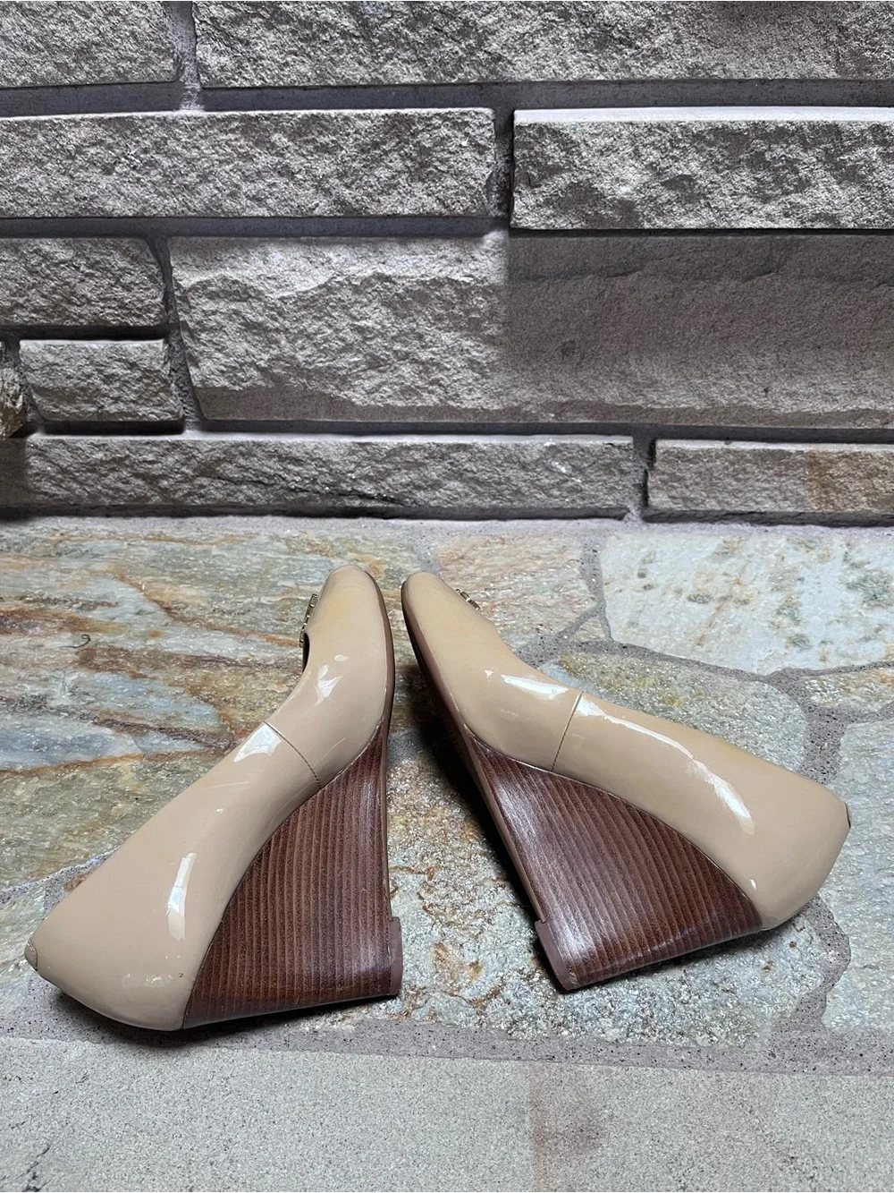 Tory Burch Beige Patent Leather Jade Peep Toe Wedge Pumps Size 6.5